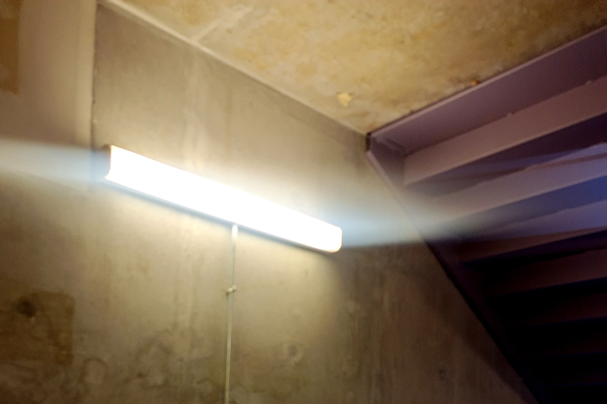 Aktueller Firmenfall über LED-Treppenhausschacht-Licht-Anwendungen